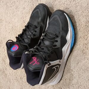 Nike Kyrie Infinity South Beach basketball mid